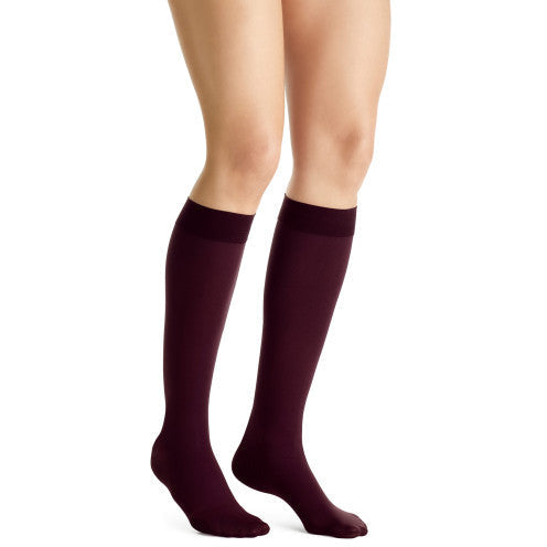 Jobst Opaque SoftFit 20-30 mmHg Closed Toe Knee High Moderate